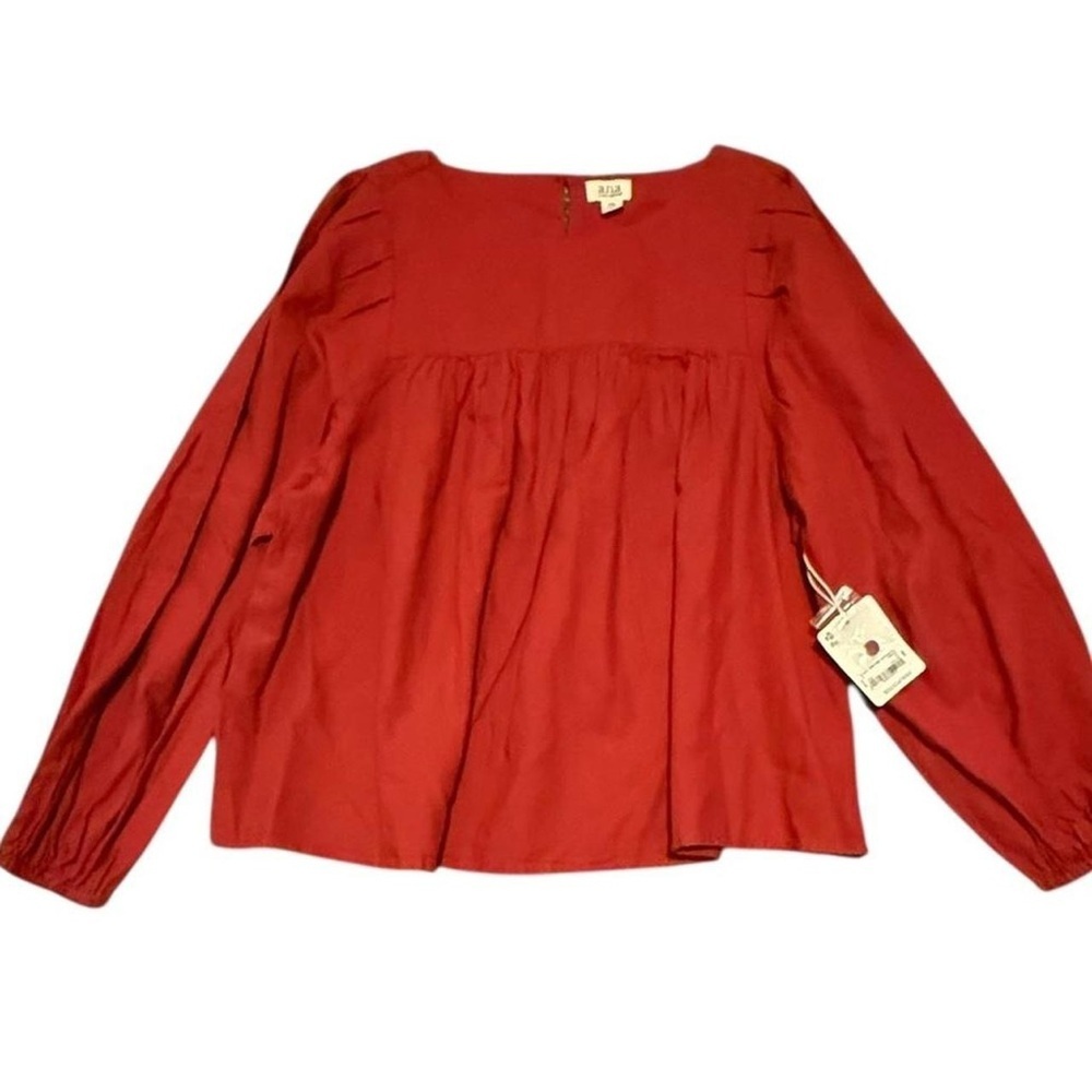 Red long sleeve blouse with ruffle sleeves and back #cottagecore #NWT
Size PXL